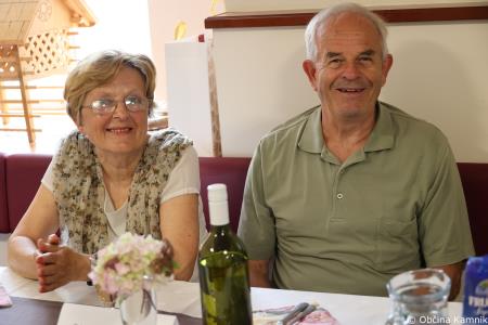 Slavnostna podelitev priznanj in cvetja diamantnim, bisernim in zlatim parom (5)